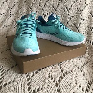 Saucony KINVARA_11 size 8 M women's runner sneaker Aqua Blue/Wht